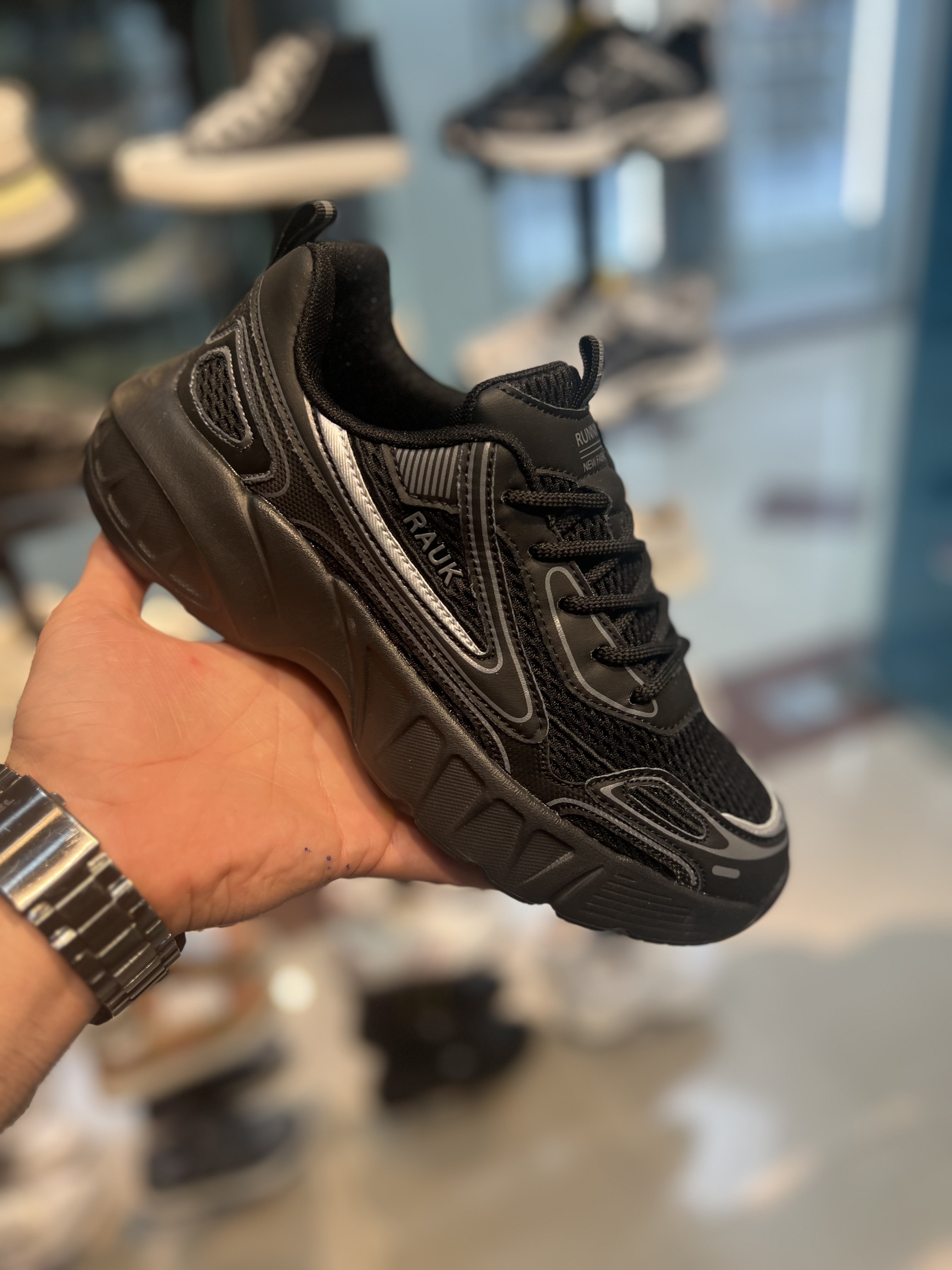 کفش اسپرت وارداتی برند fashion مدل rauk سایز40تا44 کد۳۴۷