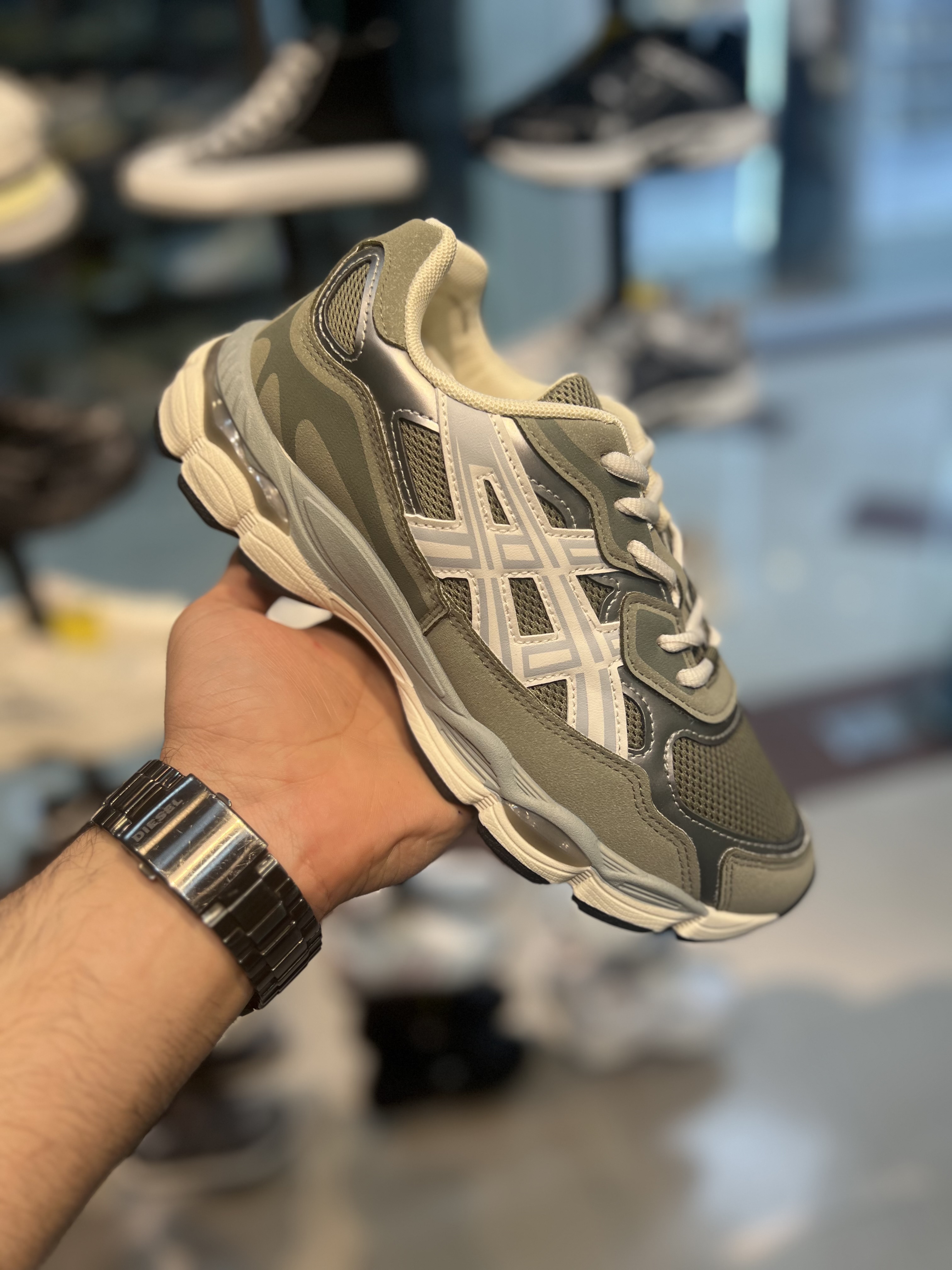 کتونی اسپرت وارداتی برند اسیکس سایز40تا45 کد۳۵۵
